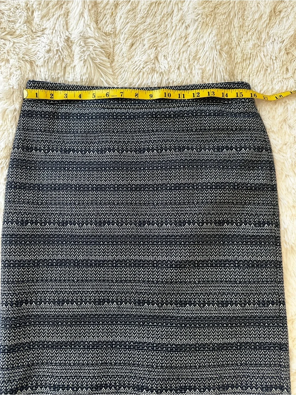 Ann Taylor Pencil Skirt Size 8 Navy White Textured Tweed Career Office Skirt - Picture 3 of 8